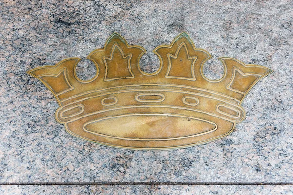 Coroa Real Dourada Mármore Cinza Claro — Fotografia de Stock