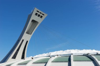 Montreal Olimpiyat Stadyumu. Quebec 'te. Kanada mı? Gelecekçi mimari
