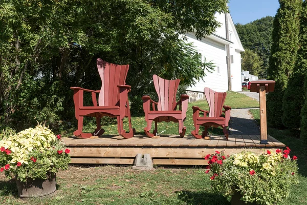 Three Traditional Adirondack Chairs Different Sizes Canada — ストック写真