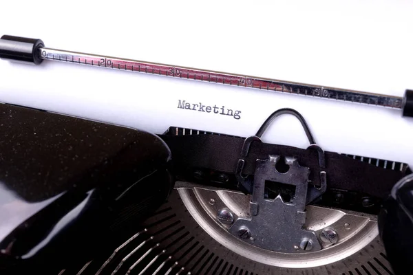 Marketing Napisany Starej Czarnej Maszynie Pisania — Zdjęcie stockowe
