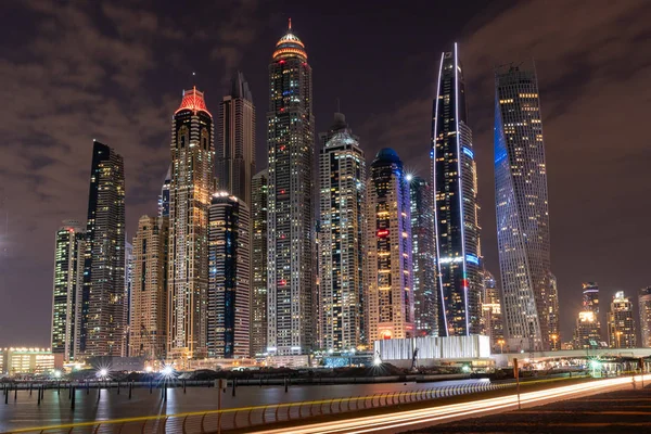 Dubai Skyline Night Beautiful Colors Water Coming Skyscrapers — Stock Photo, Image