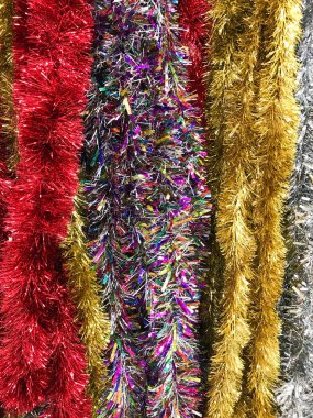 Noel ve Yeni Yıl süsleri Kırmızı altın, gümüş, yeşil gökkuşağı renkleri