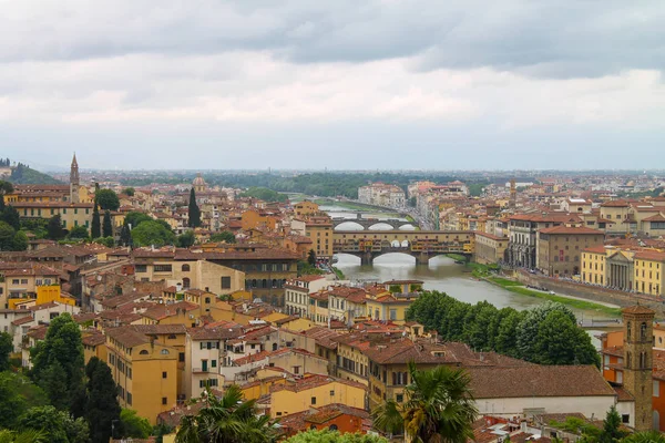 Vista Panoramica Sul Ponte Vecchio Ponte Vecchio Firenze Famosa Meta — Foto Stock
