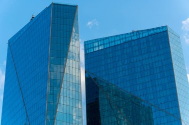 Rixos Premium Dubai JBR Hotel 'in modern sınıf gökdelen binasına yakın çekim