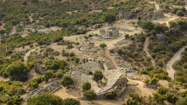 Kaunos eski bir liman kentidir ve zamanının önemli ticaret merkezidir. Şehrin kurucusu Kaunos, Miletus 'un oğludur. Kaya mezarları, hamamlar, agora, 5.000 kişilik kapasiteye sahip antik bir tiyatro ve kutsal bir...