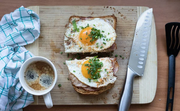 Sandwich Fried Egg Chives Top View — Stock Photo, Image