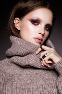 Dumanlı gözler makyaj. Glamour Bayan portresi.