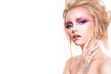 güzel genç model parlak kalıcı makyaj ile