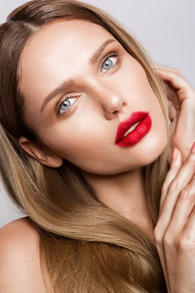 Beautiful young model with red lips — Stock Photo, Image