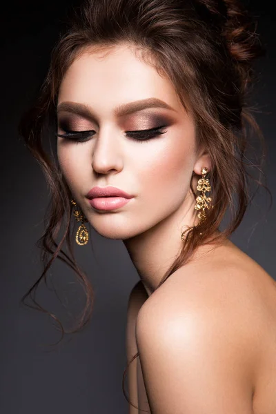 Beautiful woman with professional make up — Stock Photo, Image