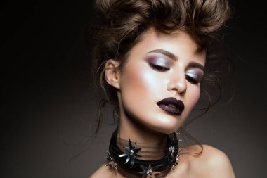 güzel genç kadın yüzü