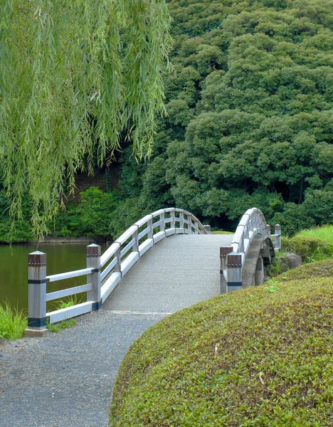 Mały Most Ogrodzie — Zdjęcie stockowe