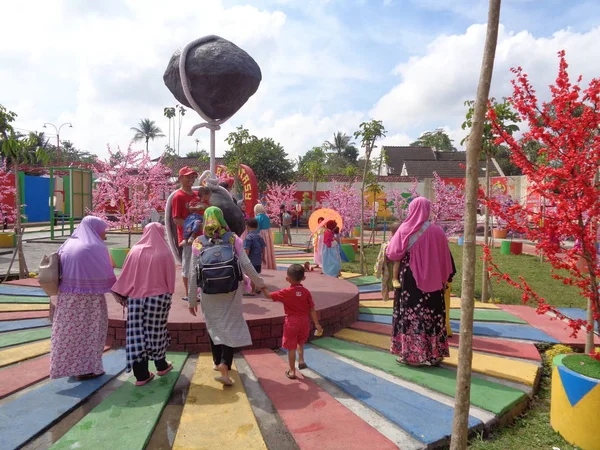 Kediri East Java Indonesia Dezembro 2019 Visitante Vestindo Vestido Tradicional — Fotografia de Stock