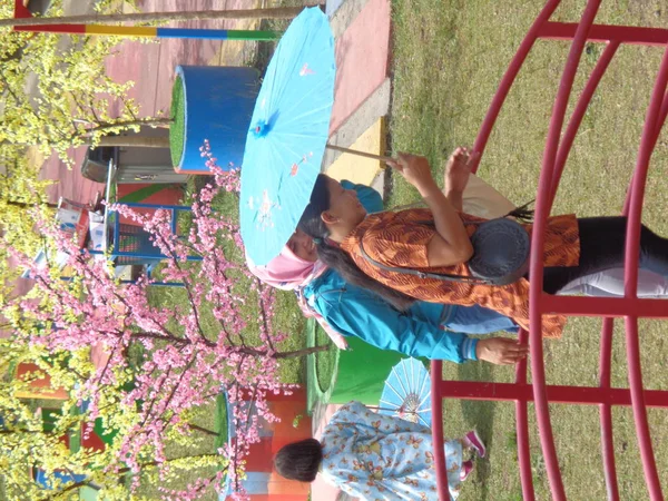 Кедири Восточная Ява Индонезия Декабря 2019 Года Посетитель Корейском Традиционном — стоковое фото