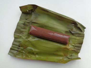 Doğu Java 'daki Getuk Pisang Kediri' nin yakın görüntüsü. Kraliyet döneminden kalma geleneksel atıştırmalıklar. Muz kralı Jackfruit veya pisang Raja nangka 'dan yapılmış. Sert dokuların tatlı tadı..