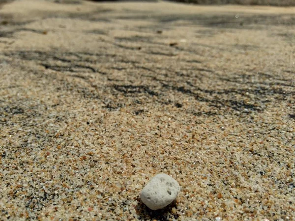 Песок Вода Скала Естественный Фон — стоковое фото
