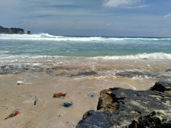 Pietra Con Uno Splendido Scenario Della Spiaggia — Foto Stock