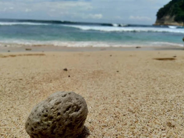 Sand Und Der Natürliche Hintergrund Des Felsens — Stockfoto