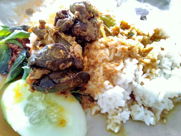 Nasi Bungkus Nasi Campuran Makanan Masakan Indonesia Nasi Dengan Hati — Stok Foto