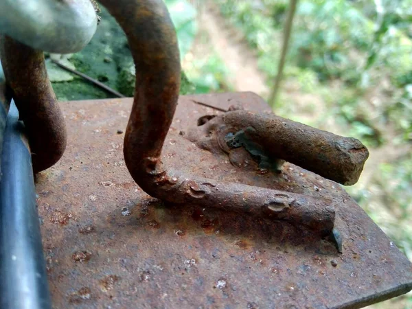 Fechar Tiro Ferro Metal Enferrujado Com Fundo Natural — Fotografia de Stock