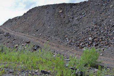 Sanayi ocakları dağlardan Rock döker