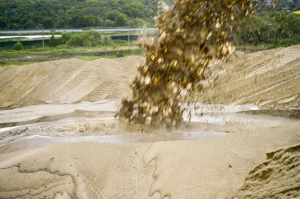 Εξόρυξη των άμμου, άμμος λάκκο με νερό — Φωτογραφία Αρχείου