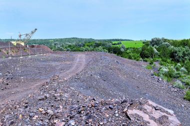 Tarak makine kazı Hafriyat, taş ocağında işe