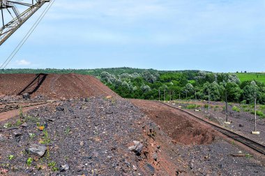 Tarak makine kazı Hafriyat, taş ocağında işe
