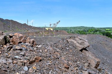Tarak makine kazı Hafriyat, taş ocağında işe