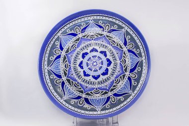 Dekoratif seramik tabak ile el boyalı. Sanat, el yapımı