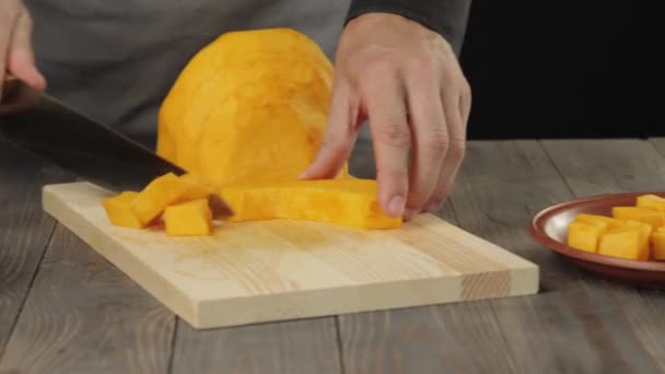 Zuppa Zucca Cremosa Cottura Cibo Sano Chef Taglia Una Zucca — Video Stock