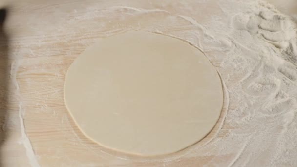 Pasta Arrotolata Mattarello Tavolo Legno Vicino Alla Farina Concetto Impasto — Video Stock