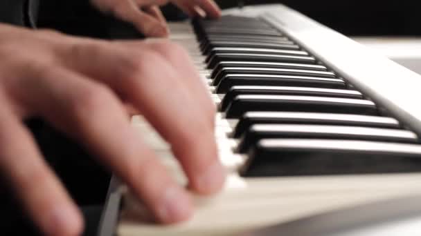 Two Hands Play Gentle Modern Piano Music Piano Concept Stay — Stock Video