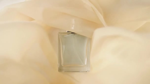 Garrafa Superfície Plana Com Perfumes Cianos Óleos Essenciais Está Pano — Vídeo de Stock