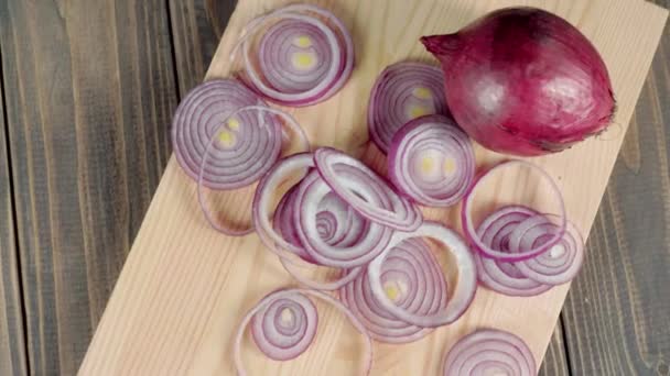 Camera Moves Peeled Purple Onion Sliced Onion Light Board Wooden — Stock Video