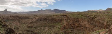 Agimes 'teki Barranco de las Vacas' ın panoramik manzarası, Gran Canaria, İspanya Kanarya Adaları. Jeoloji ve volkanik kavram.