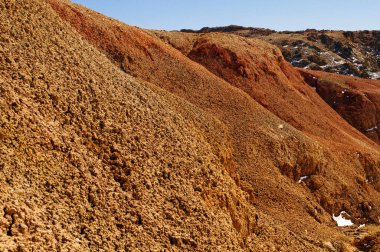 Kyzyl-Chin vadisindeki doğal kızıl dağlar, aynı zamanda Mars vadisi olarak da bilinir. Altai, Sibirya, Rusya
