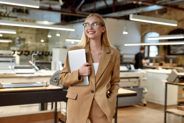 Be Smart, Lets Start. Cheerful businesswoman posing in office — Stock Fotó