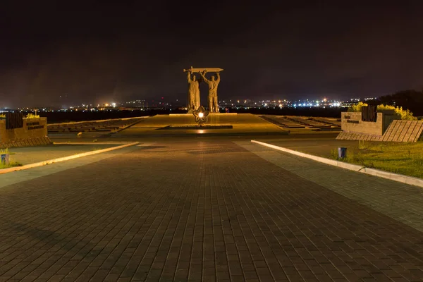 Памятник Является Памятником Память Великой Отечественной Войне Городе Магнитогорске Ночная — стоковое фото