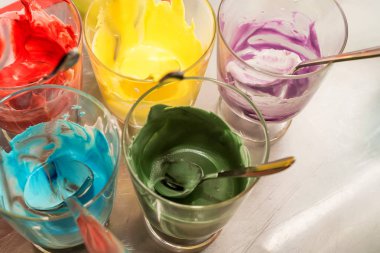 Çeşitli gıda renklendirme bardak