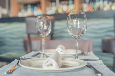 Tabloları kafe ya da Restoran hizmet