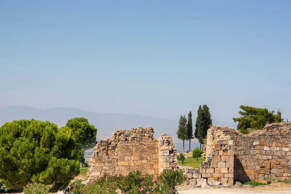 Ruïnes van de oude stad Hierapolis in Turkije — Stockfoto