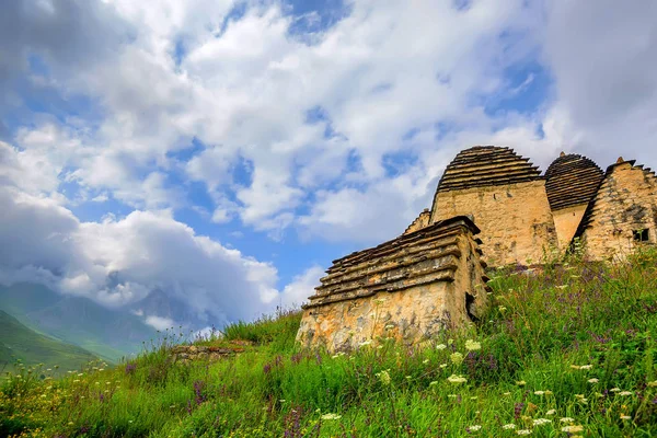 Ancient Alanian necropolis in North Ossetia — Stock Photo, Image