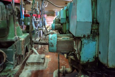 Eski toprak fabrika cihazları