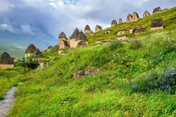Ancient Alanian necropolis in North Ossetia — Stock Photo, Image