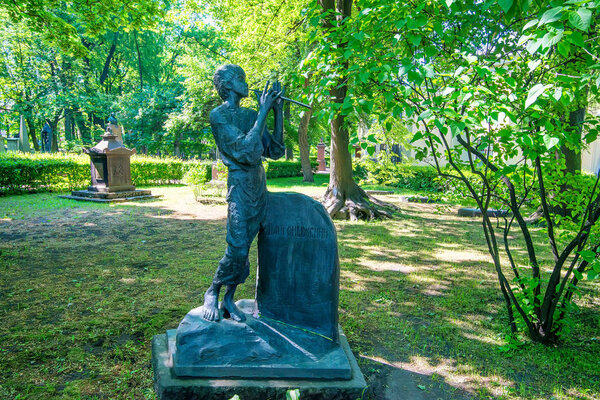 ST.PETERSBURG, RUSSIA - JUNE, 2015: DARGOMYZHSKY GRAVE