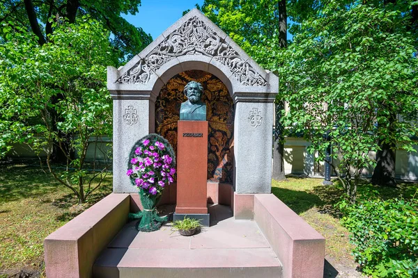 ST.PETERSBURG, RUSSIE - JUIN 2015 : GRAVE DE KOUINDZHI — Photo