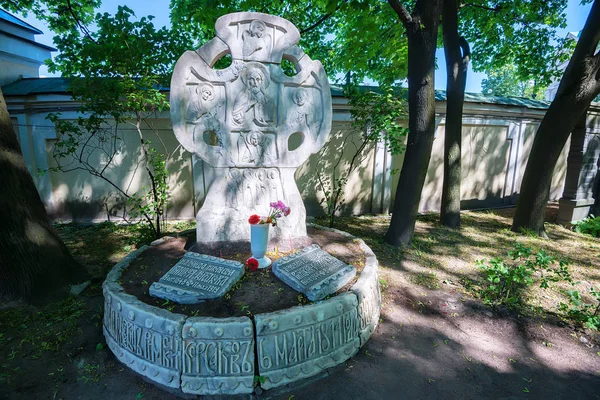 St.Petersburg, 러시아-6 월 2015: 림스키코르사코프 무덤 — 스톡 사진