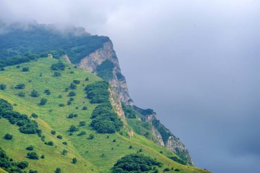 Kuzey Osetya'da dağ manzarası