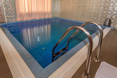 Küçük Havuz Sauna